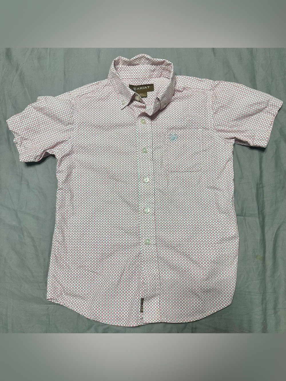 Ariat Boy’s Short Sleeve Button-Down Shirt in Light Pink Geo Print size XS/7